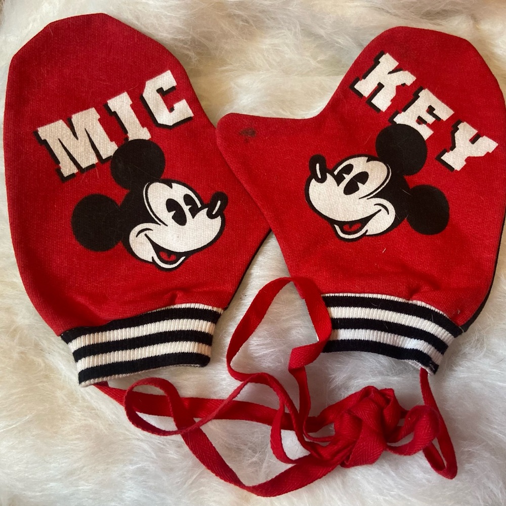 Rare VTG Vintage Disney Mickey Mouse Collectible Kids Mittens - Mickey & Co.